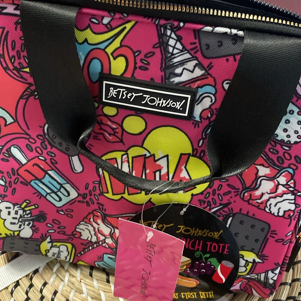 🆕Betsey Johnson Lunch tote with Mesh Pouch, “Ice Cream Treats” - Picture 7 of 7